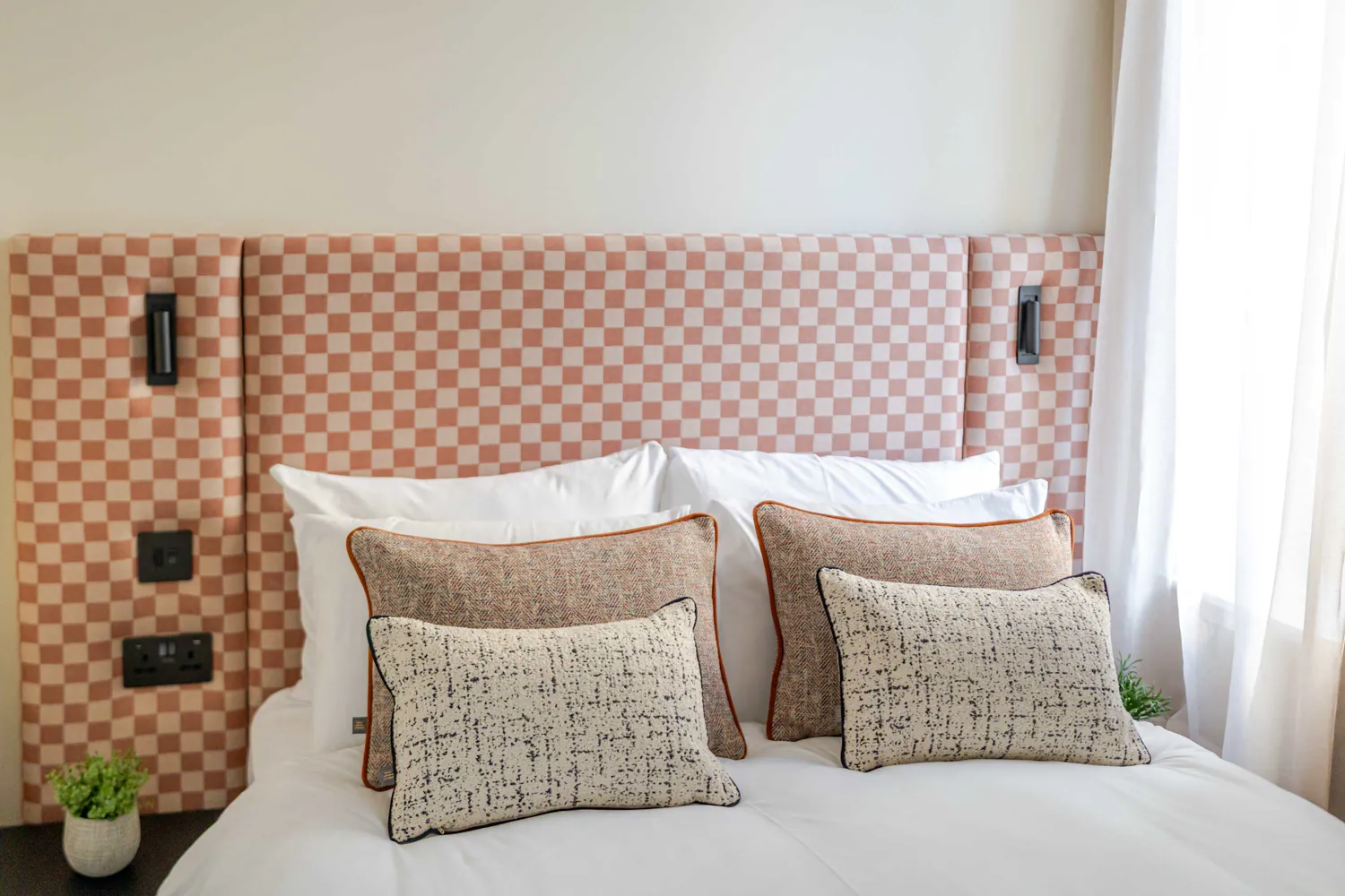 Standard Room on the Royal Mile 5